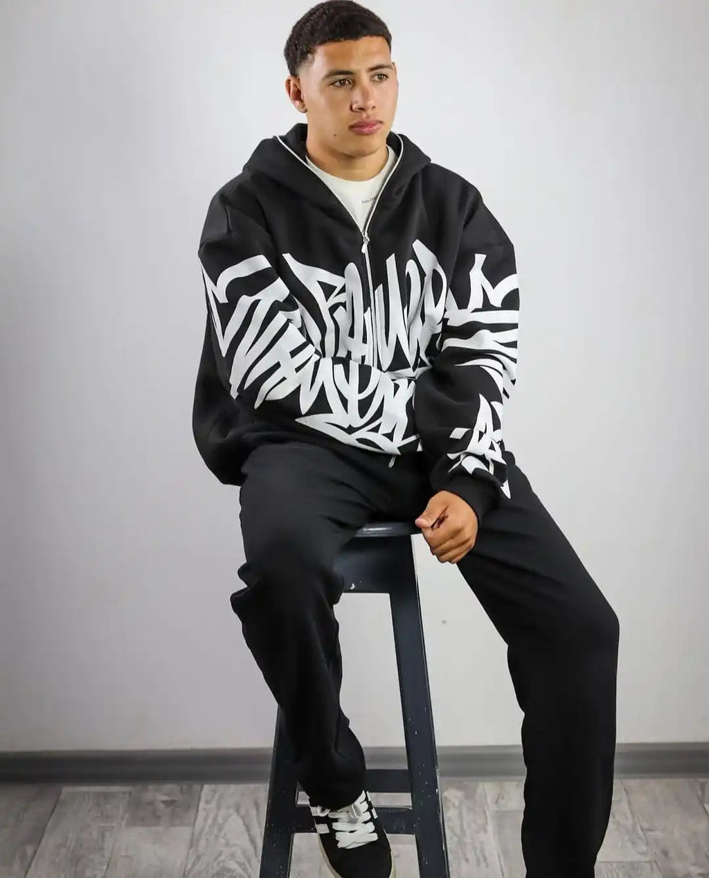 Graffiti Print Zip Hoodie – Y2K Gothic Streetwear